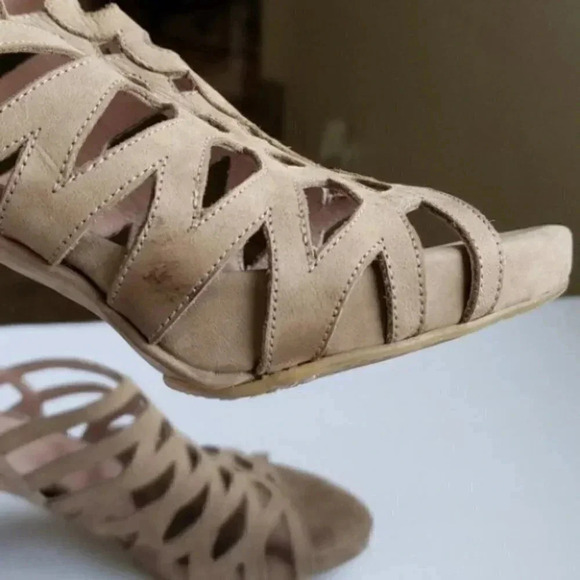 Stuart Weitzman Rollover Nubuck Sandals - Picture 7 of 16